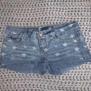 Levi Liberty Shorts size 11   White stars